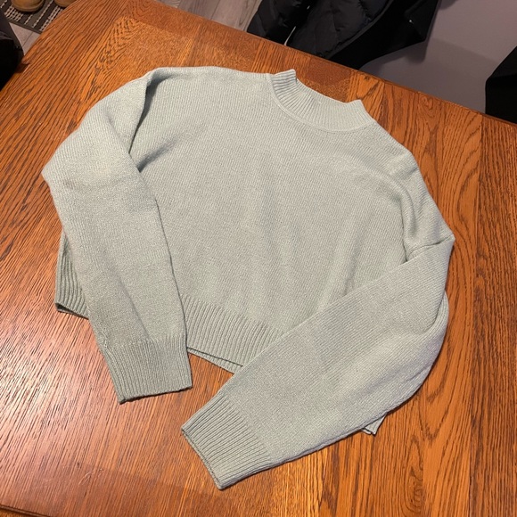 3 for 1 sweater bundle, Small - Picture 5 of 12